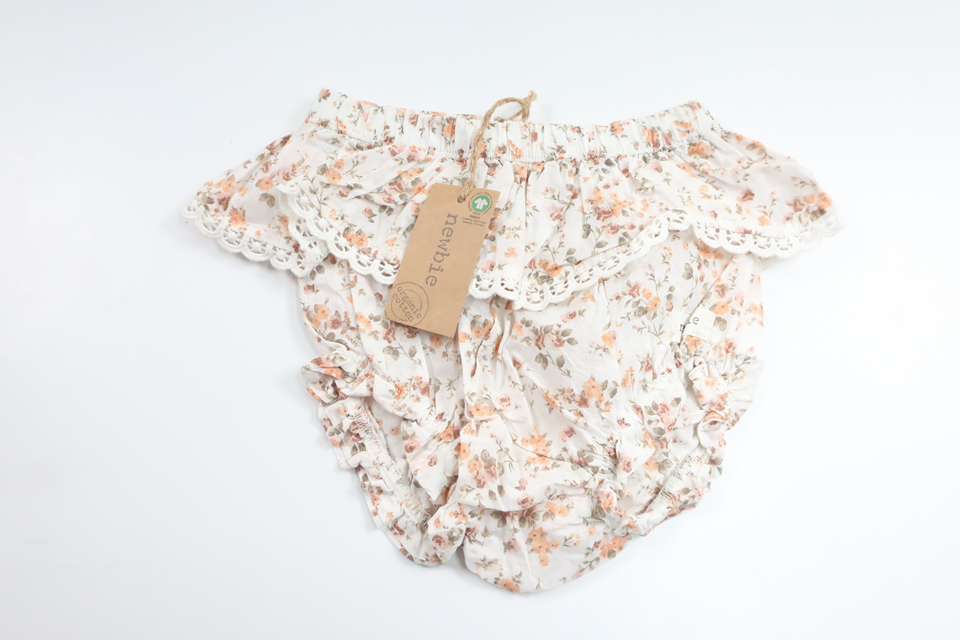 Bleerosa med flæse fra Newbie - Størrelse 62 - Beige