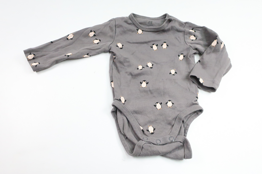 Bodysuit fra H&M - Størrelse 62/68 - Grå