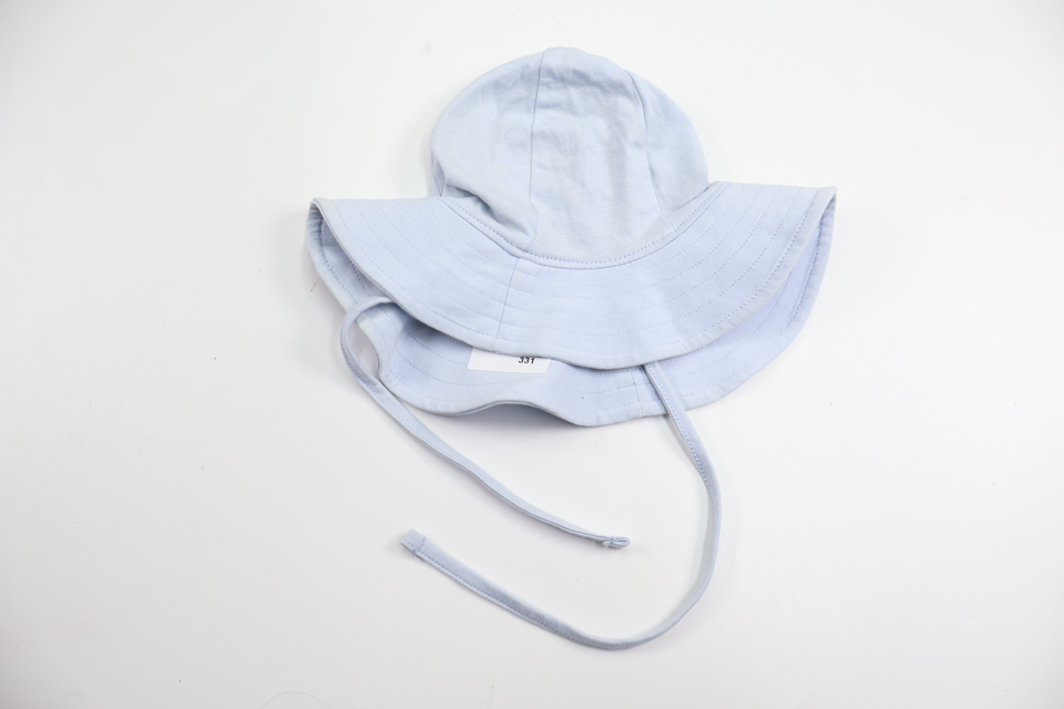 Mjuk solhatt från Lindex - Storlek 44/46 - Blå
