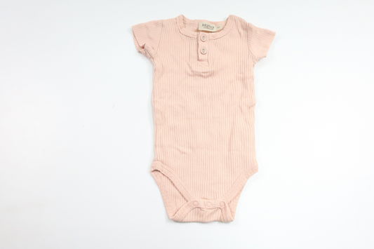 Ribbet bodysuit fra MarMar Copenhagen - Størrelse 62 - Pink