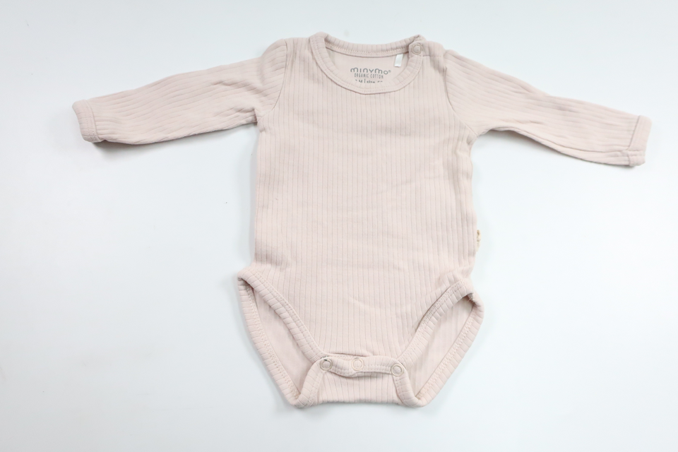 Ribbet bodysuit fra Minymo - Størrelse 50 - Pink