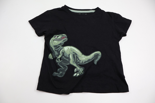 T-shirt med dinosaurie från D6 Soul - Storlek 110/116 - Svart