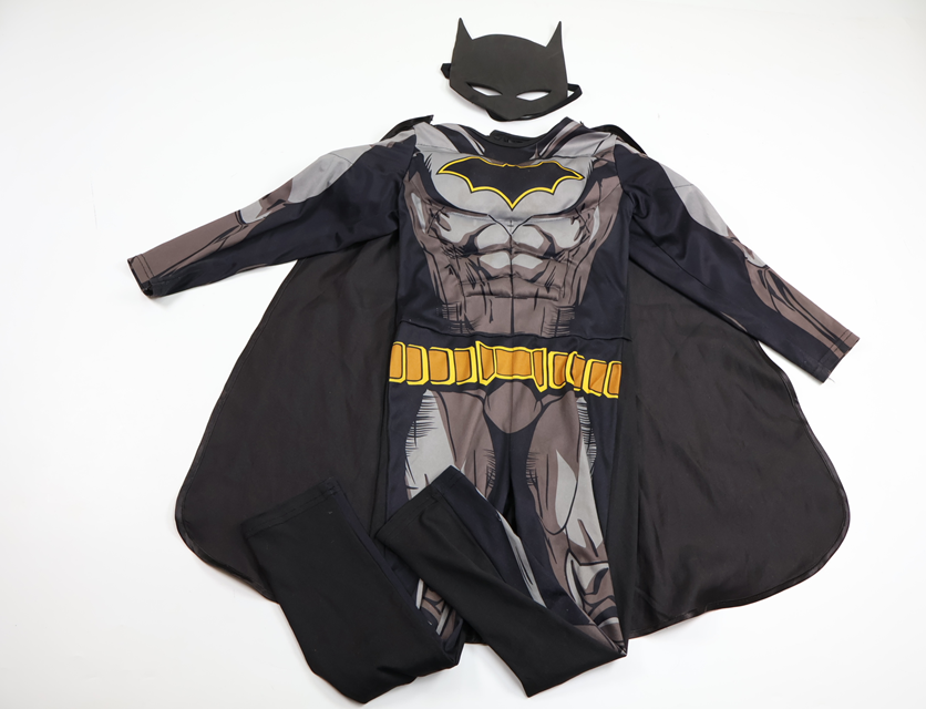 Jumpsuit "Batman" med mask och mantel från H&M - Storlek 110/116 - Svart