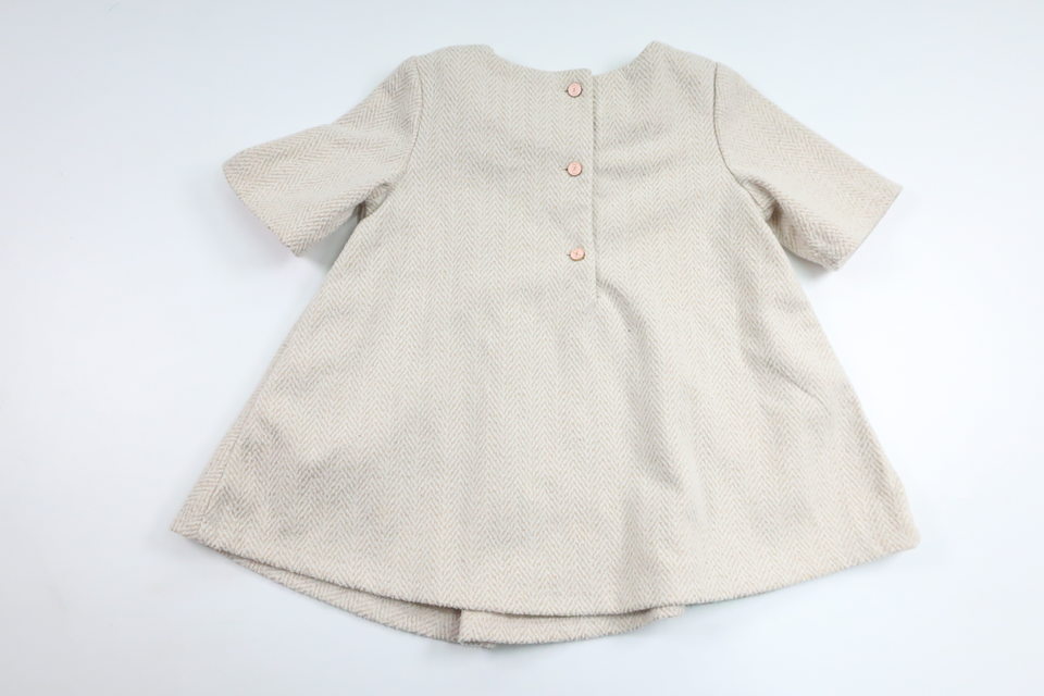 Kjole fra Tahari - Størrelse 92 - Beige