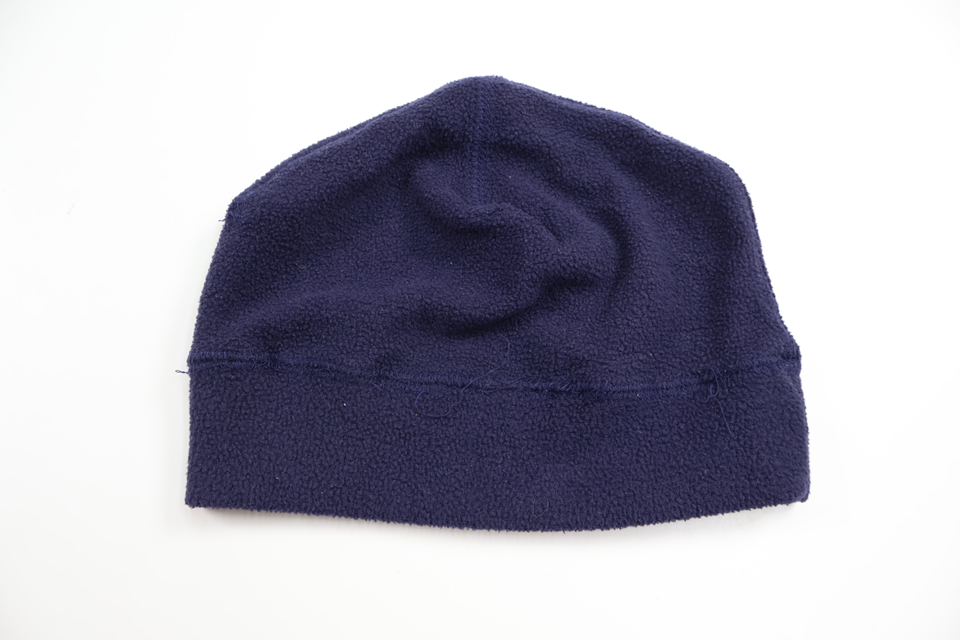 Hue i fleece fra Nordbjörn - Størrelse 92/98 - Marineblå