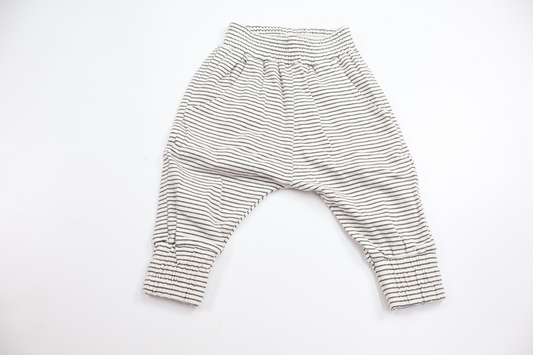 Stribede bukser fra BEBE - Størrelse 60 - Hvid