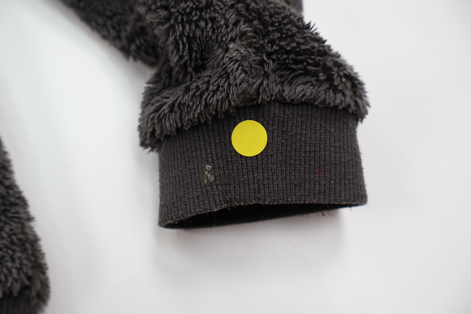 Lurvig tröja med vändbara paljetter från H&M - Storlek 134/140 - Grå