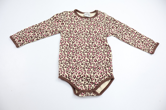 Leopardmønstret body fra Petite Mini - Størrelse 86 - Beige