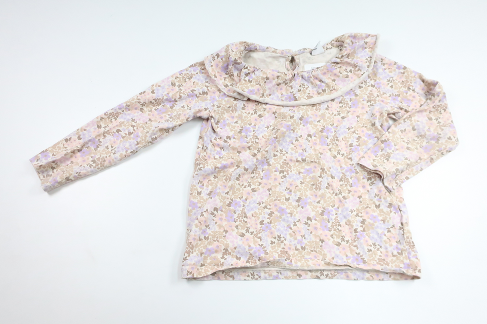 Blommig tröja med volang från Lindex - Storlek 122 - Multi