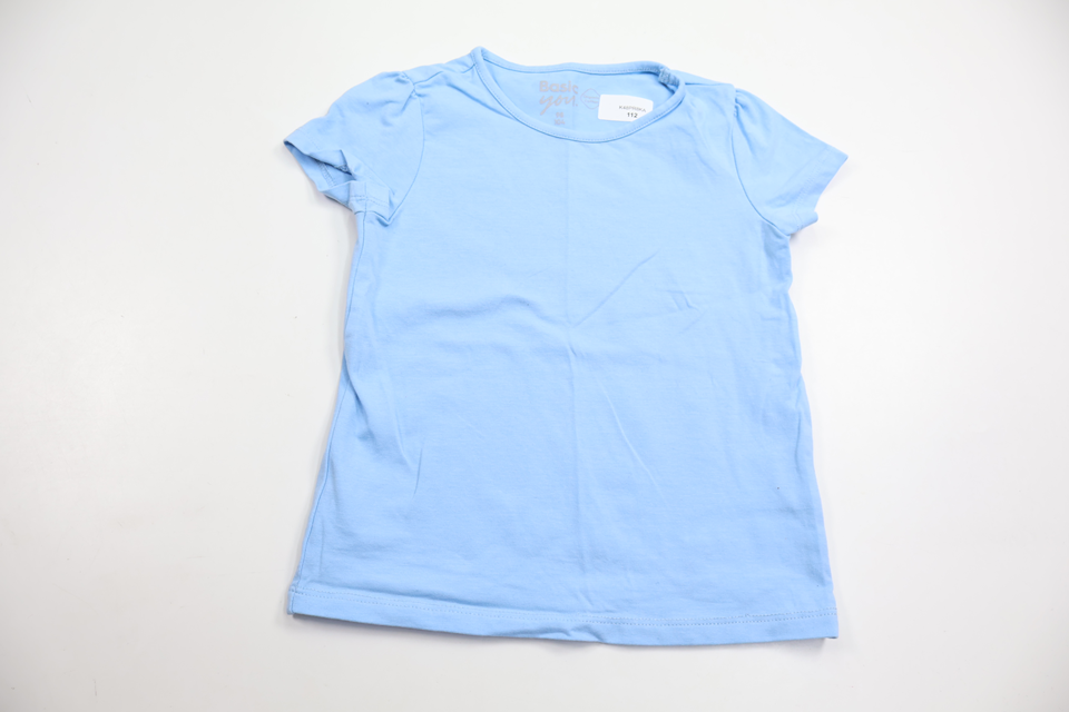 T-shirt från Basic U - Storlek 98/104 - Blå