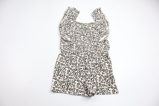 Leopardmønstret jumpsuit fra Amy & Lucy - Størrelse 110/116 - Råhvid