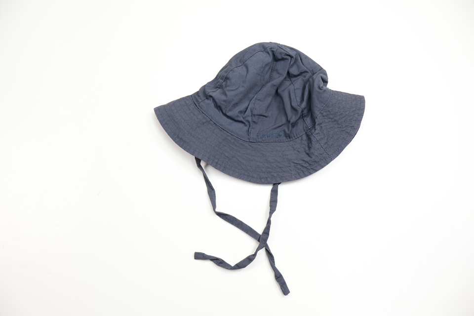 Solhatt från Newbie - Storlek 44/46 - Marinblå