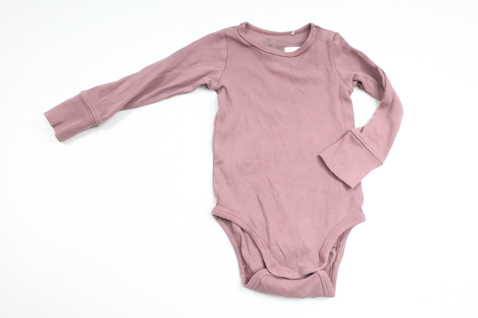 Ribbet bodysuit fra Lindex - Størrelse 80 - Lilla