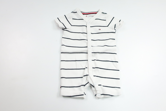 Ribbet stribet jumpsuit fra Tommy Hilfiger - Størrelse 62 - Hvid