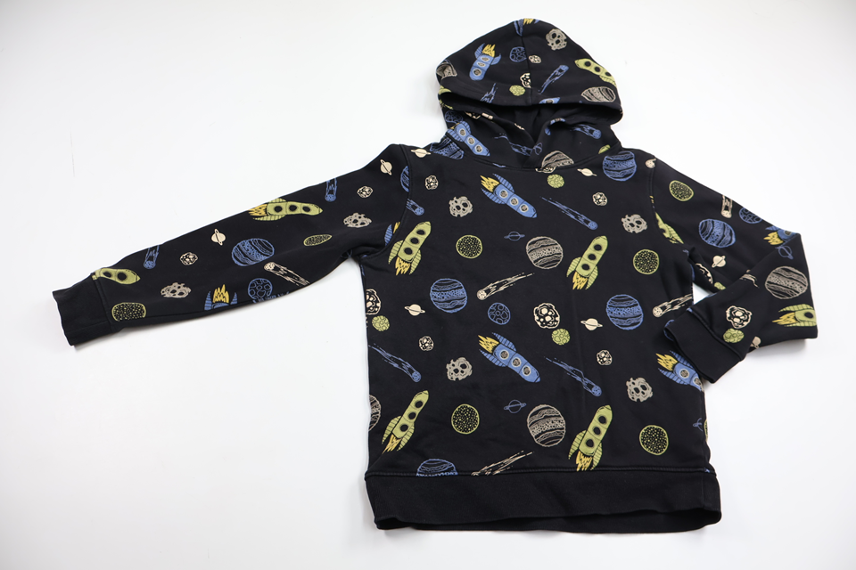 Huvtröja från H&M - Storlek 122/128 - Svart
