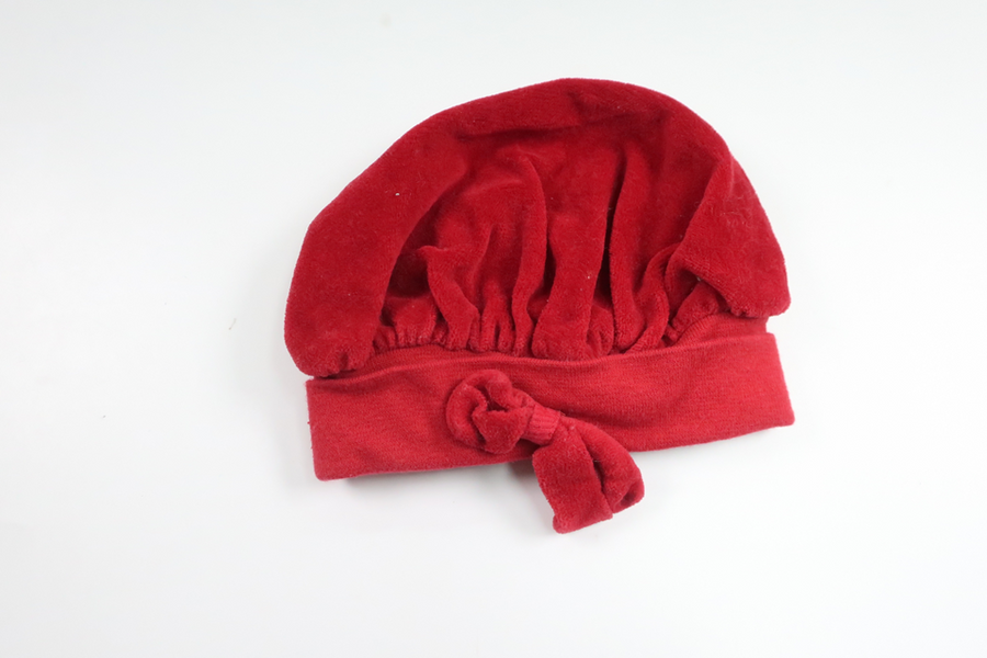 Hue i velour fra H&M - Størrelse 46/48 - Rød