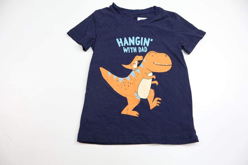T-shirt från Okänt - Storlek 120 - Marinblå