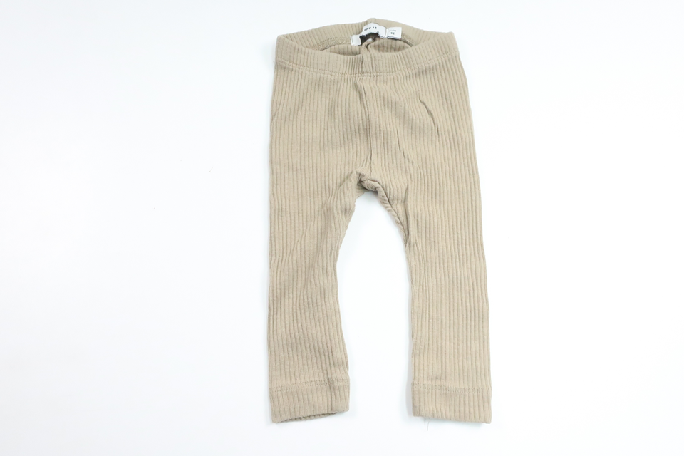 Ribbede bukser fra Name It - Størrelse 62 - Beige