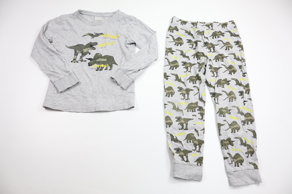 Tvådelad pyjamas från Kappahl - Storlek 110/116 - Grå