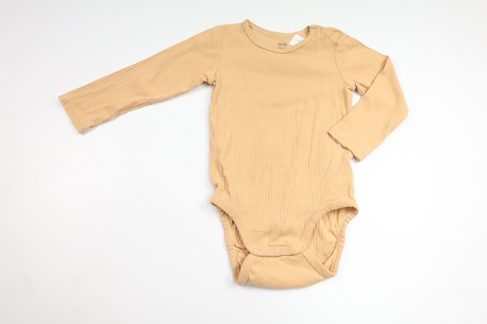 Ribbet body fra H&M - Størrelse 80 - Gul