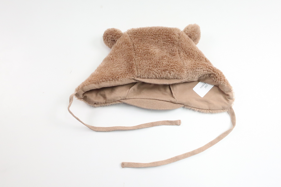 Fleecehue med ører fra Åhléns - Størrelse 38/40 - Beige