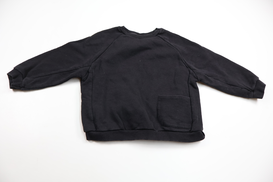 Sweatshirt från Zara - Storlek 110 - Svart